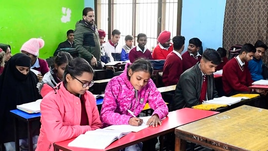 Delhi DoE issues notice regarding the resumption of normal classes in schools, details here | Education