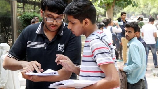 JEE Mains 2025 Live: Day 1, session 1 exam begins, paper analysis after 12 pm